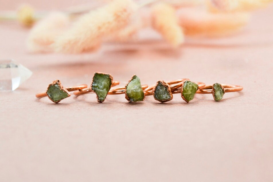 Raw Chunky Peridot Copper Stone Ring || Raw Peridot Ring ||
