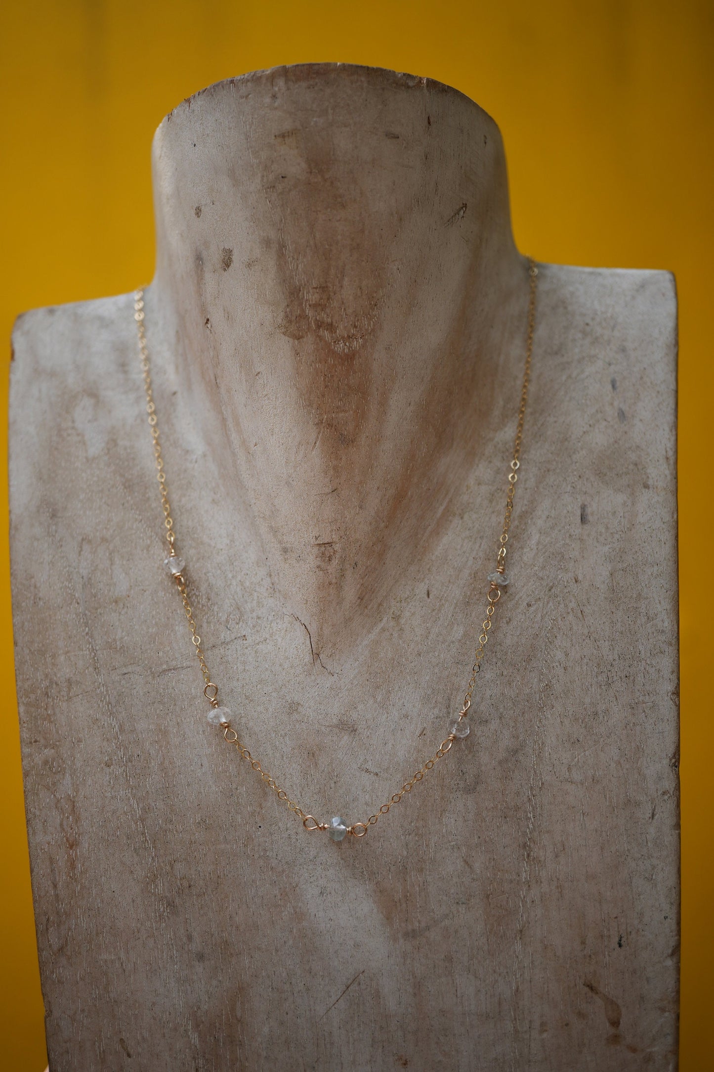 Blue Topaz Gold Filled Necklace || Collar Necklace || Dainty Everyday Necklace || Gemstone Necklace ||