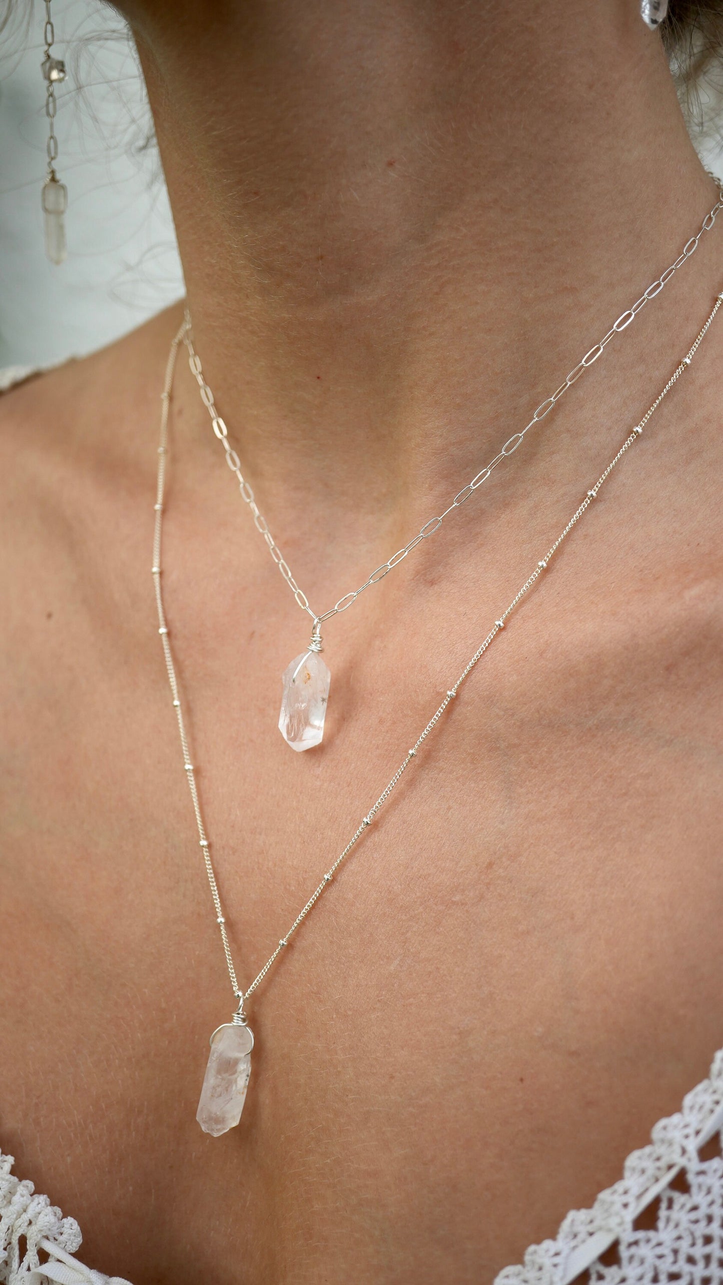 Raw Quartz Necklace || Satellite Sterling Silver Chain || Rough Quartz Gemstone Necklace || Rough Crystal Layering Necklace ||