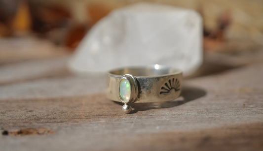 Flashy Ethiopian Opal Ring || Sterling Silver Opal Ring || Everyday Ring || Minimalist Ring || October Birthstone ||
