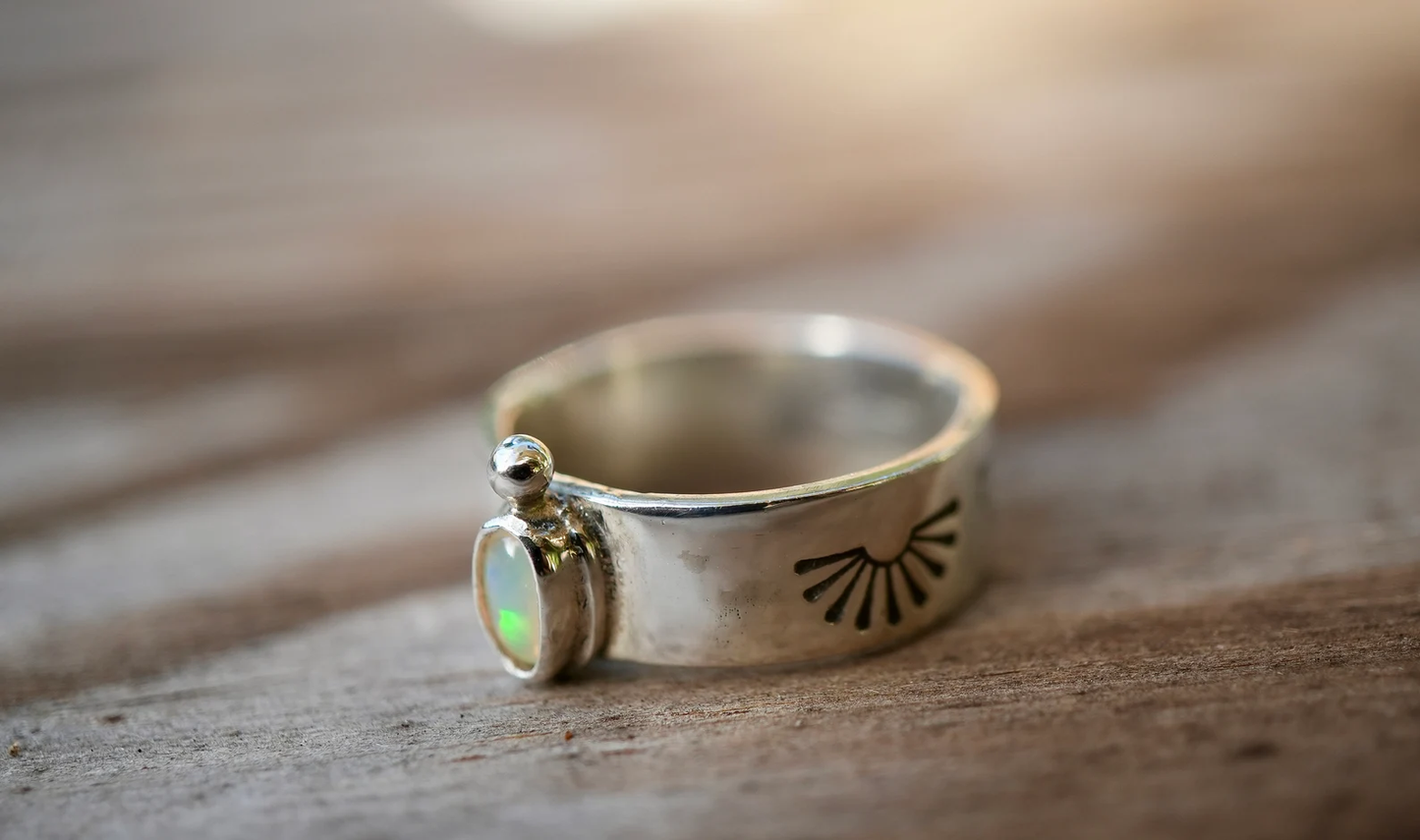 Flashy Ethiopian Opal Ring || Sterling Silver Opal Ring || Everyday Ring || Minimalist Ring || October Birthstone ||